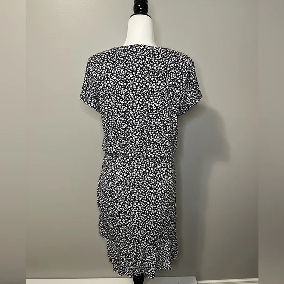 Banana Republic Drop Waist Flounce Hem T Shirt Dress Floral Print - Picture 7 of 9
